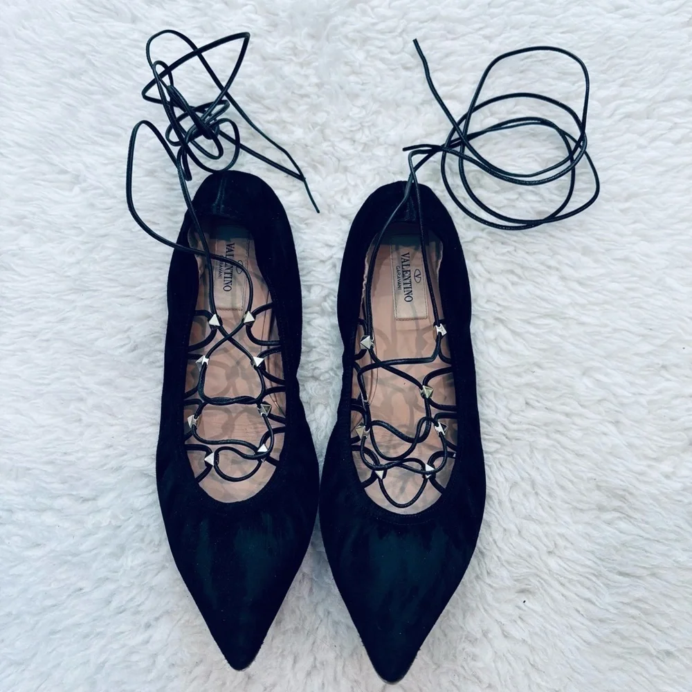 Garavani Valentino Strappy Black Suede Leather Lace-Up Flats size EU 40 US 8